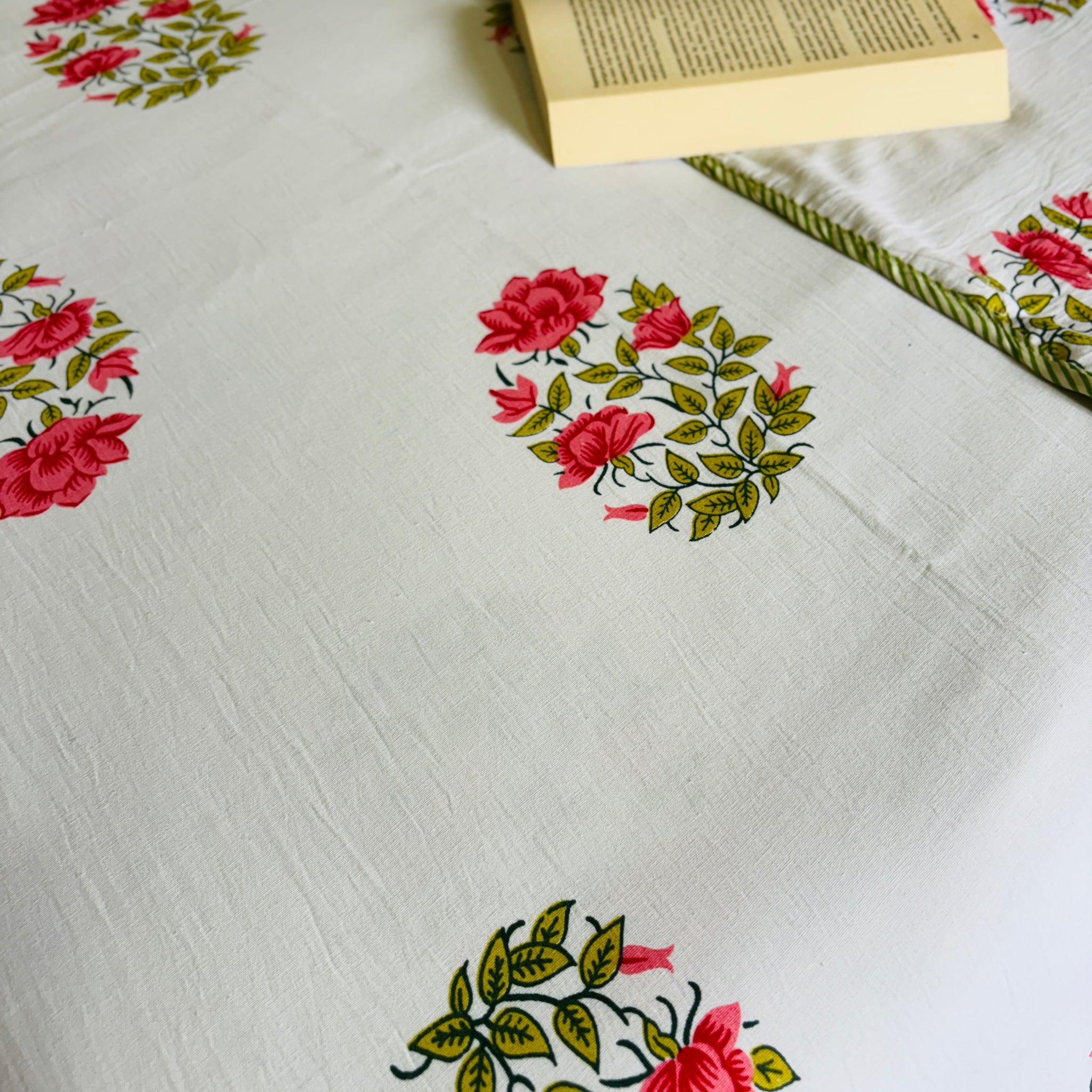 Laal Gulab Mulmul Cotton Dohar
