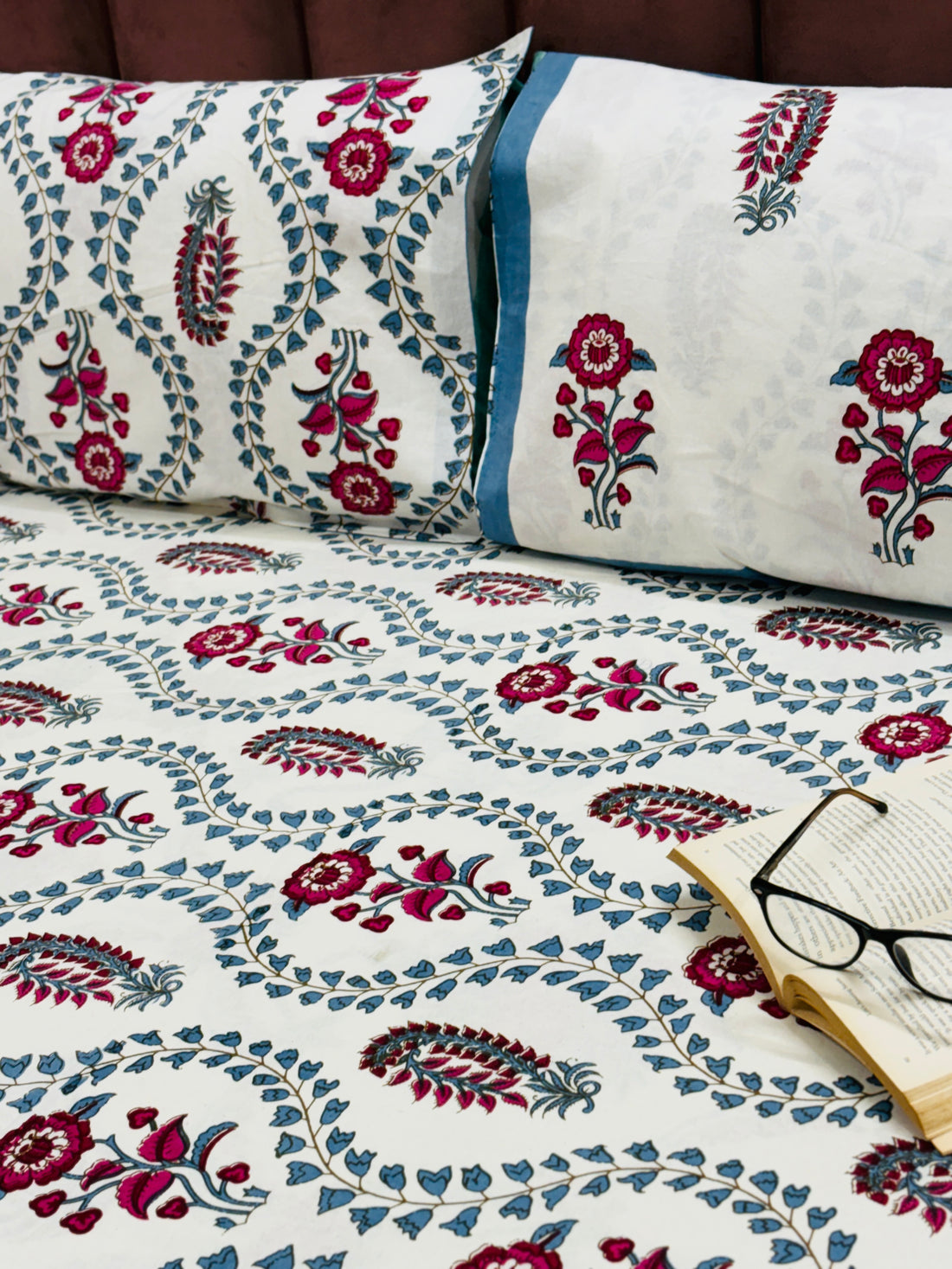 Lily Garden Premium Cotton King Size Bedsheet